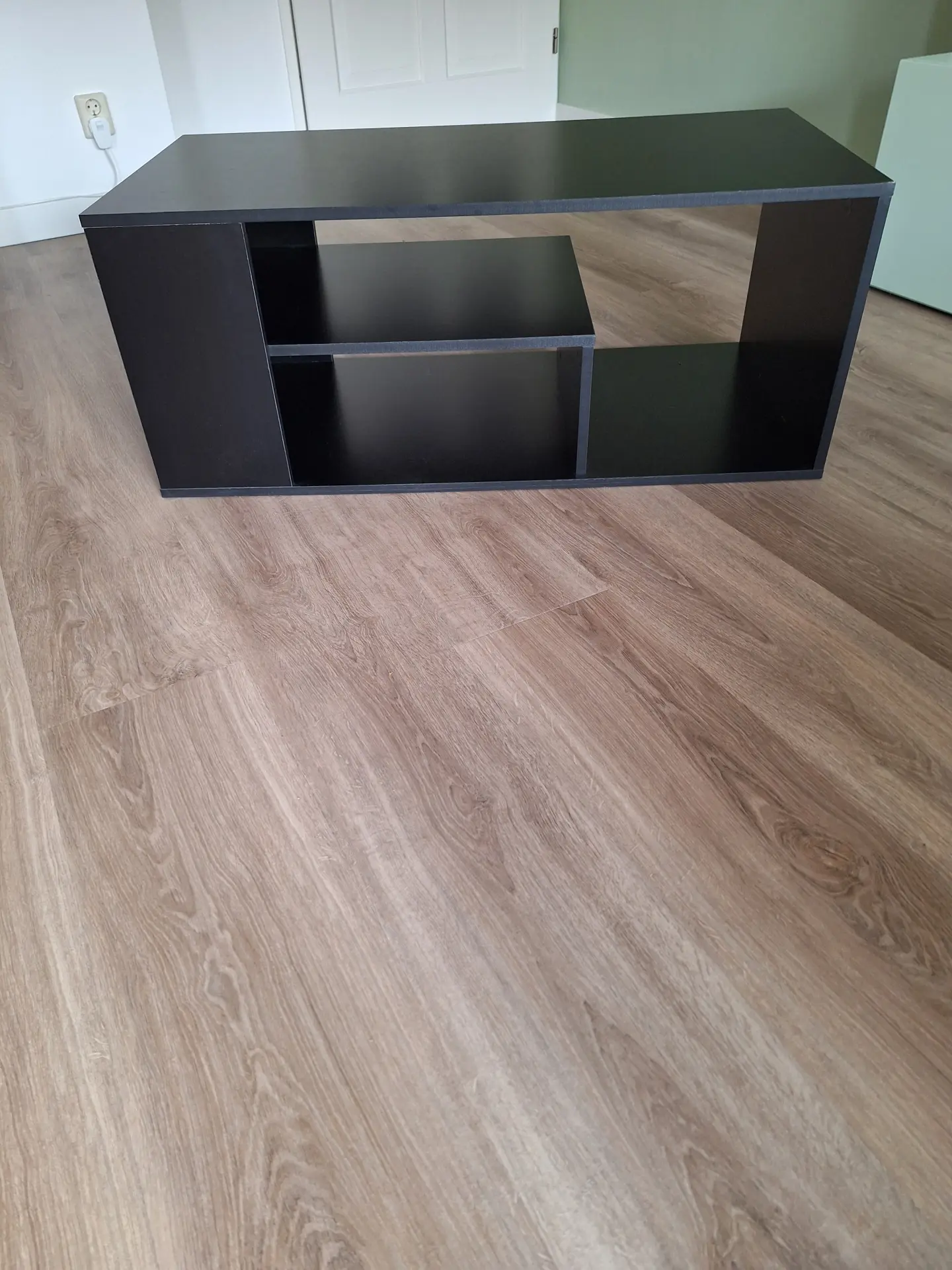 2 2 persoons banken, hocker bruin, tafel, dienblad zwart - Afbeelding 1