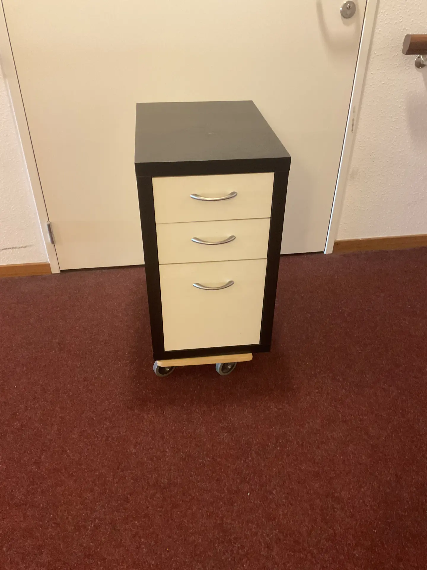 Laag kantoorkastje met 3 laden - Afbeelding 1