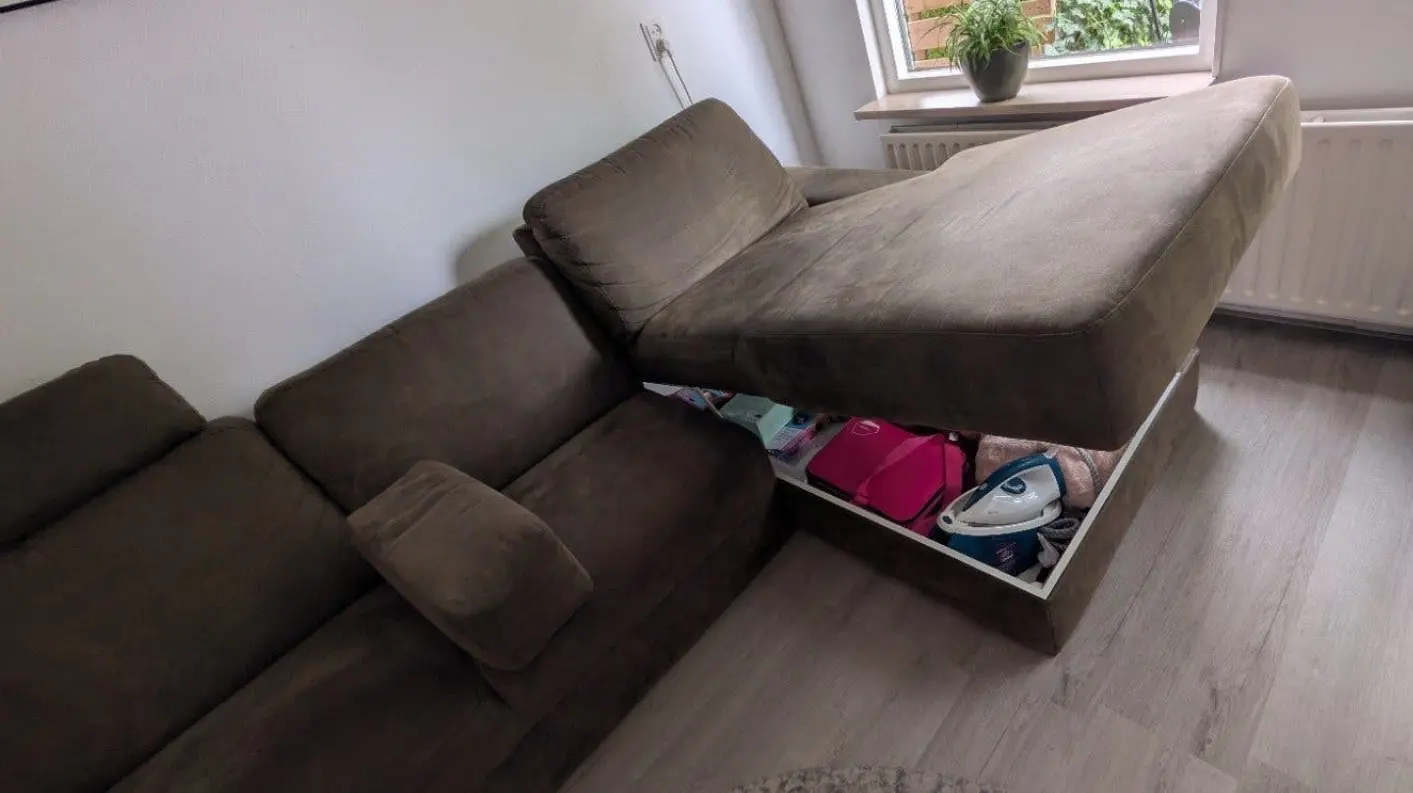 Gratis 4 jaar oud bank. Olijfgroen - Afbeelding 1