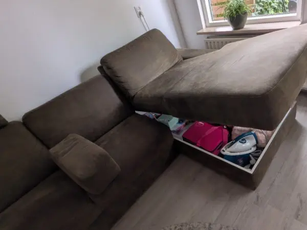 Gratis 4 jaar oud bank. Olijfgroen